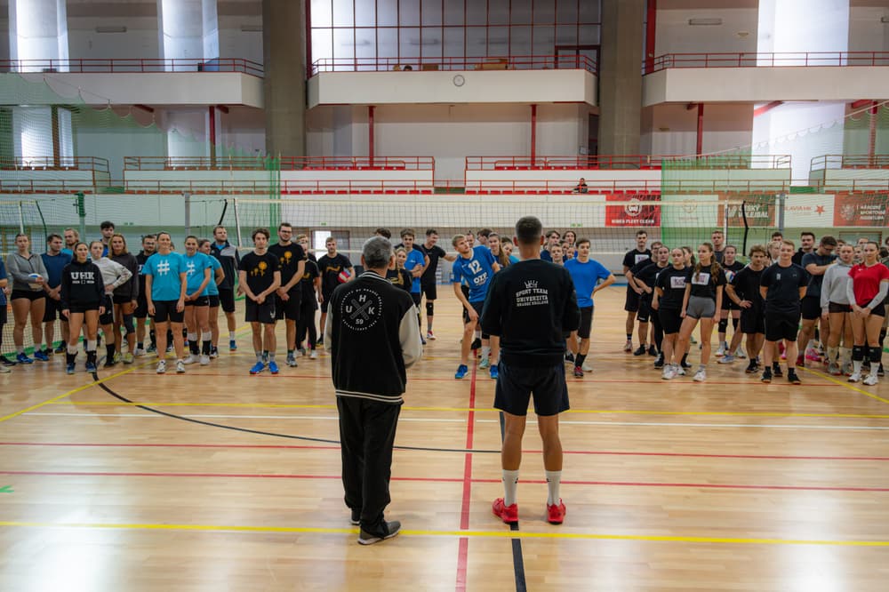 Volejbalová liga — fotografie 1 z 14